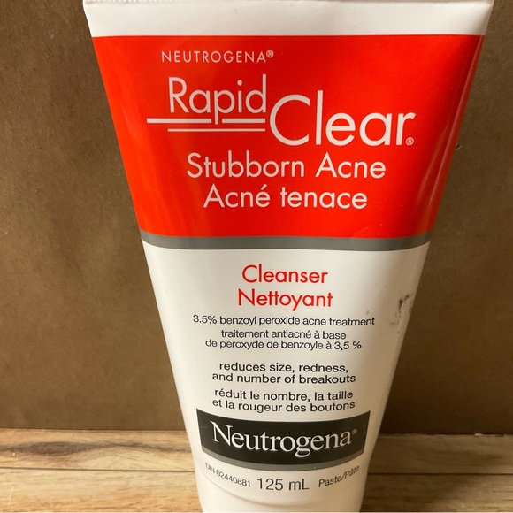 Neutrogena Rapid Clear Stubborn Acne Cleanser Face Wash Cleaner 125ml Treatment - Picture 3 of 4